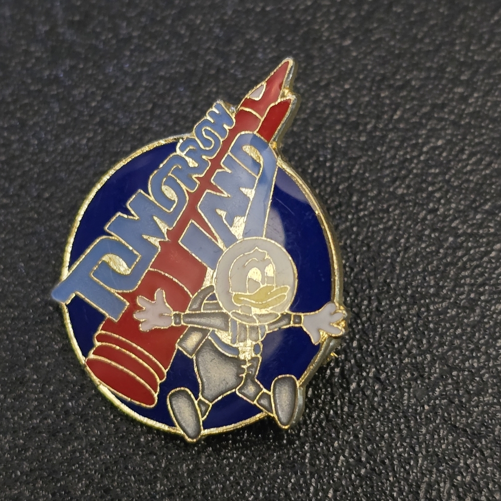 Vintage DISNEY Donald Duck Astronaut Tomorrow Land Lapel Enamel Pin 